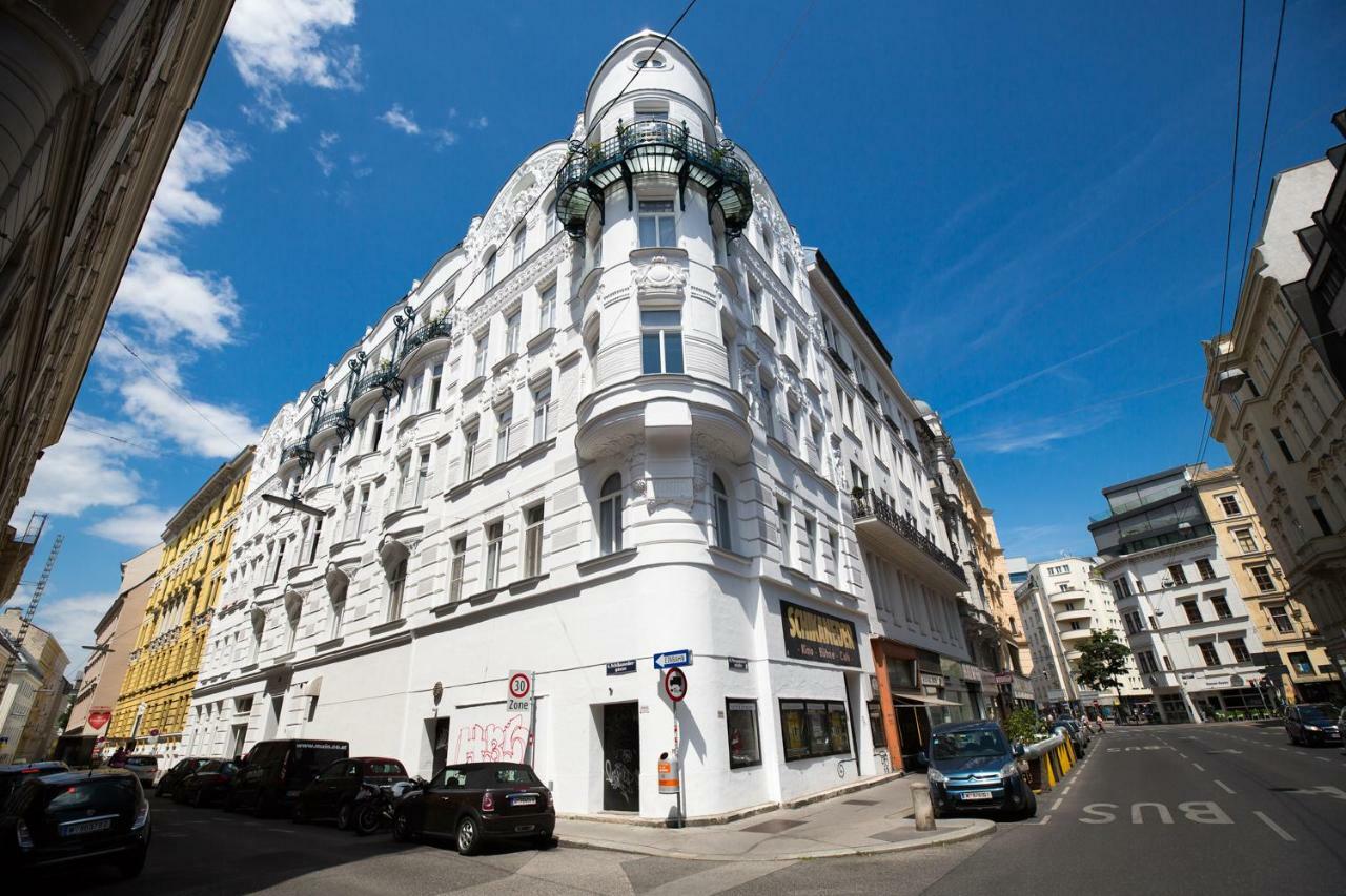 Grand Soho II Apartment Виена Екстериор снимка