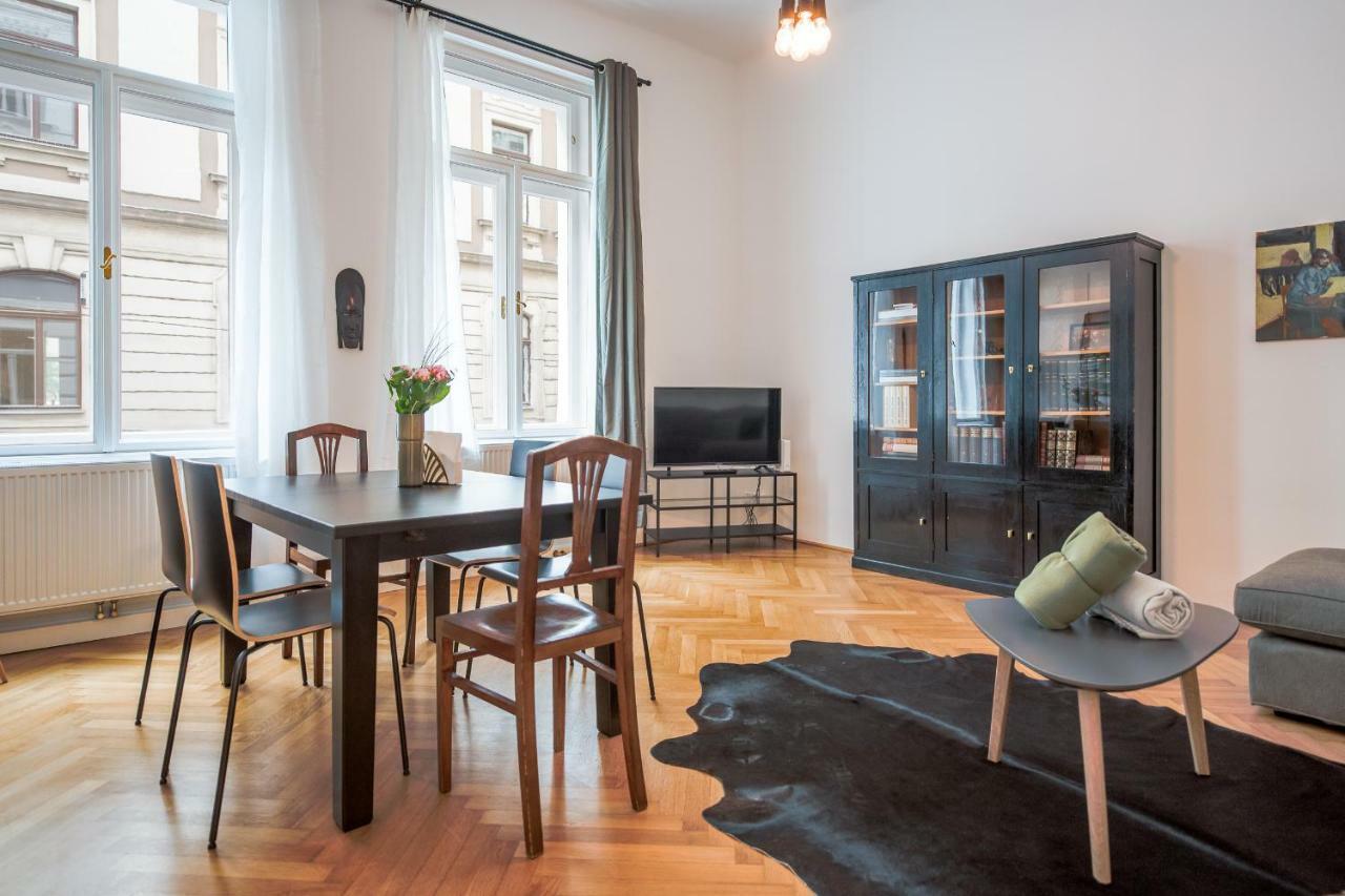 Grand Soho II Apartment Виена Екстериор снимка
