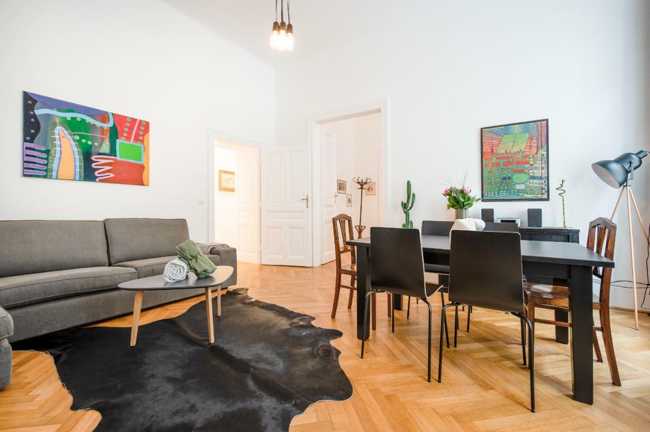 Grand Soho II Apartment Виена Екстериор снимка
