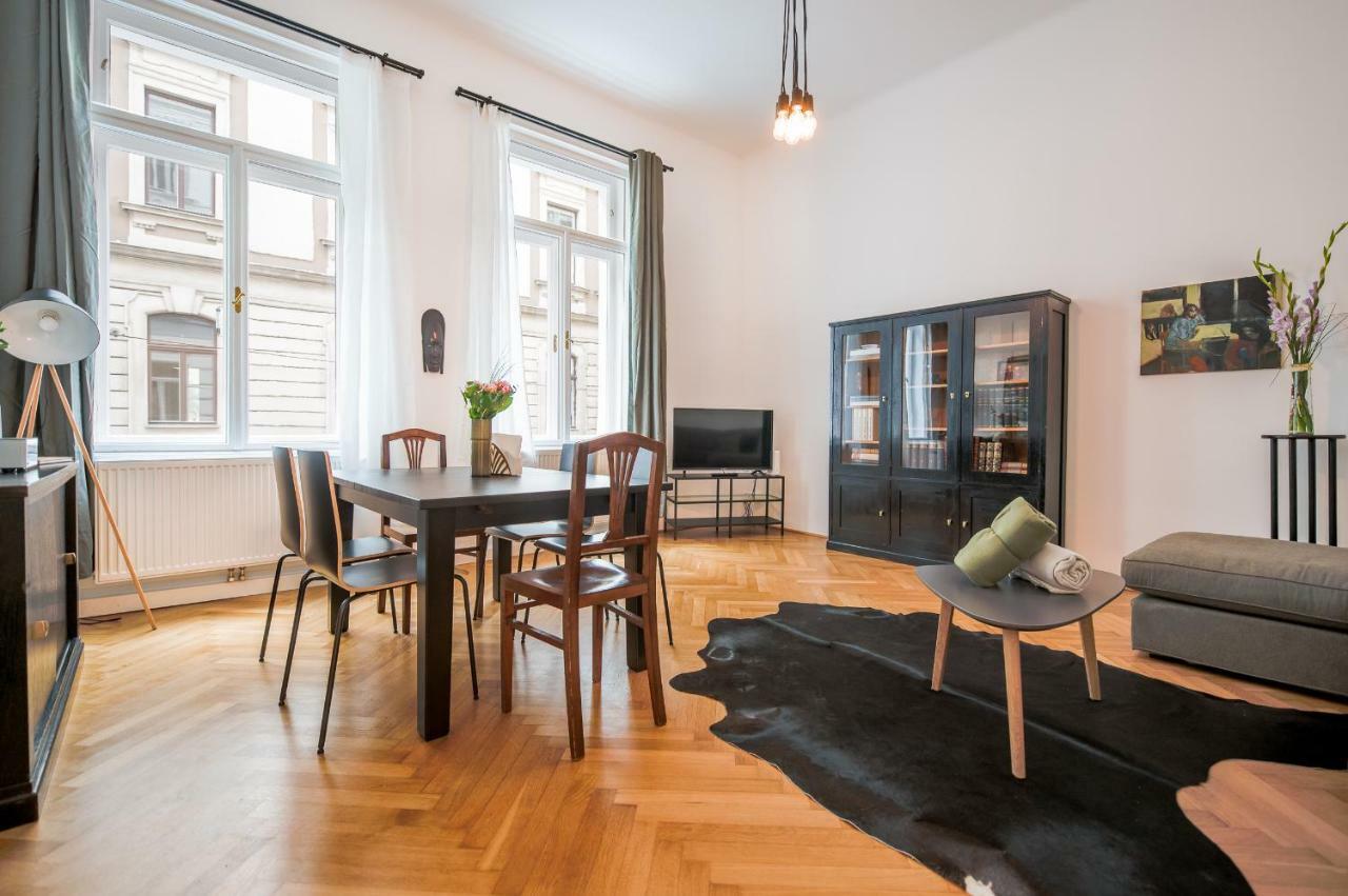 Grand Soho II Apartment Виена Екстериор снимка