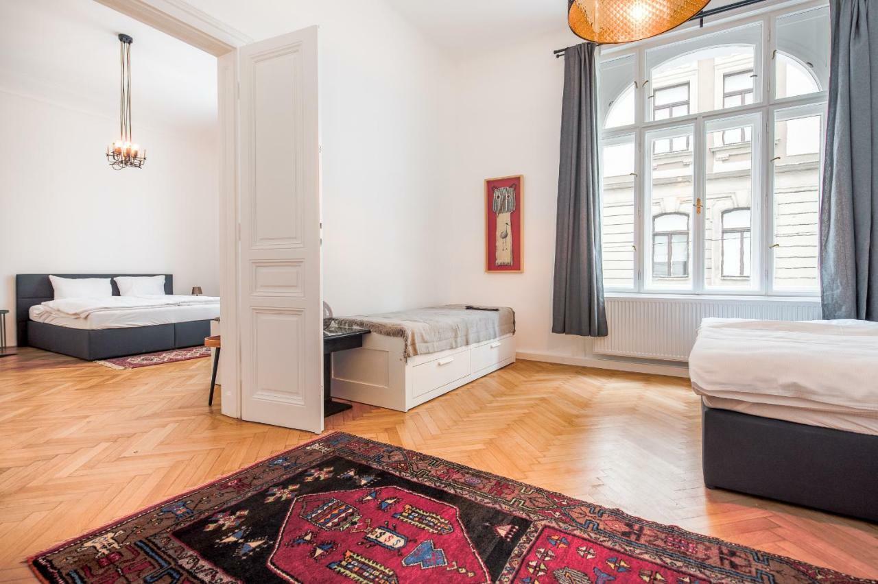 Grand Soho II Apartment Виена Екстериор снимка